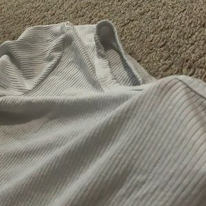 long sleeve cropped shirt